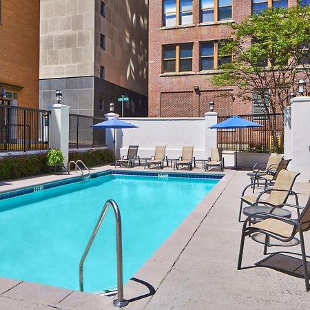 Springhill Suites Memphis Downtown Exteriör bild
