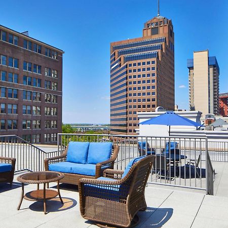 Springhill Suites Memphis Downtown Exteriör bild