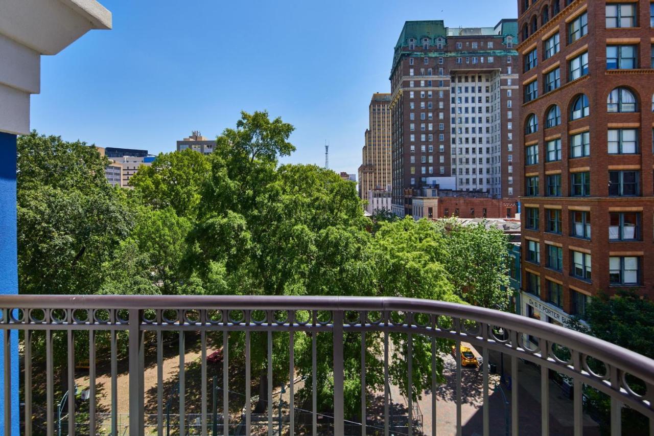 Springhill Suites Memphis Downtown Exteriör bild