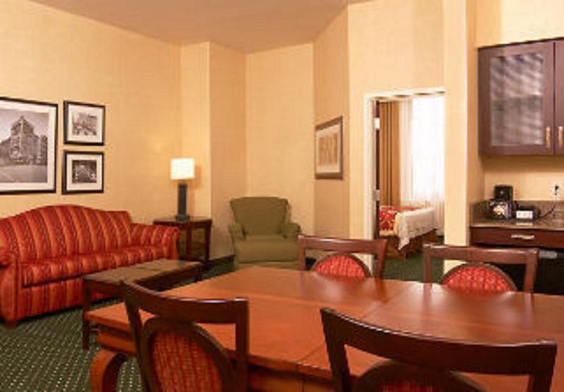 Springhill Suites Memphis Downtown Exteriör bild